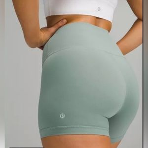 Lululemon Wunder Train Shorts *Contour Fit